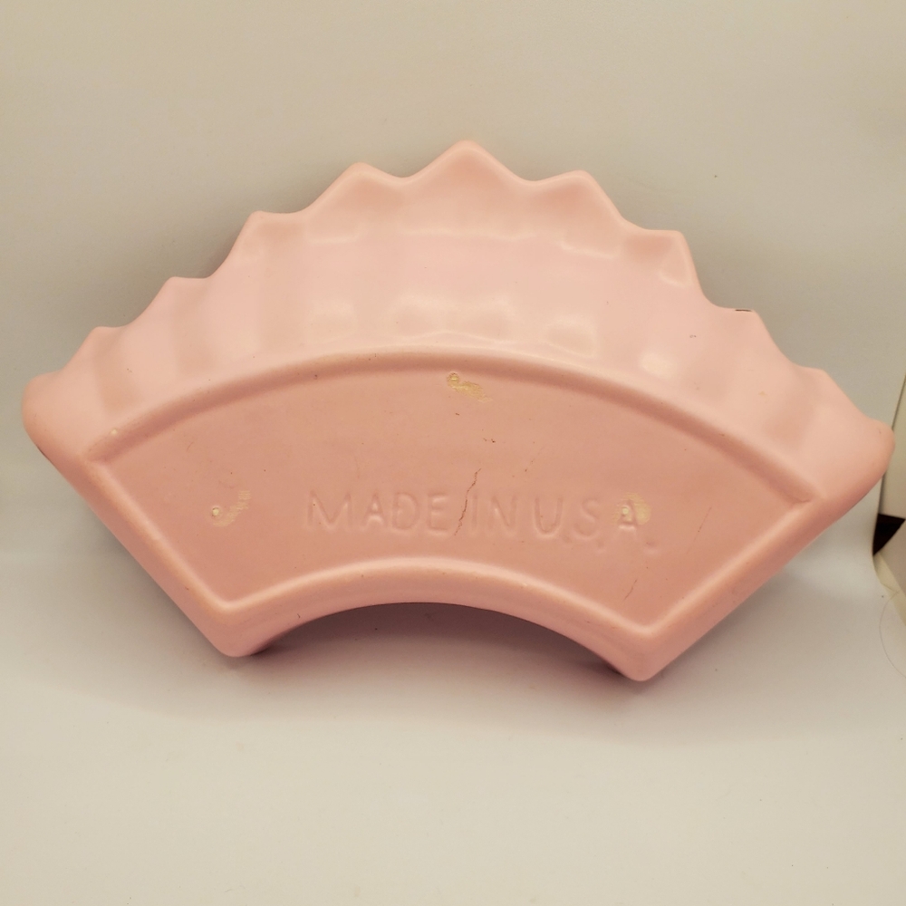 Vintage Pink Shell Dish - Picture 2 of 2